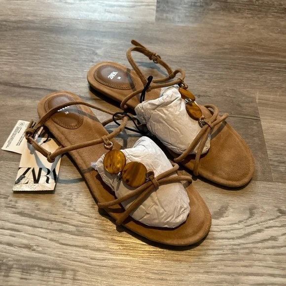 sandals - Picture 1 of 8